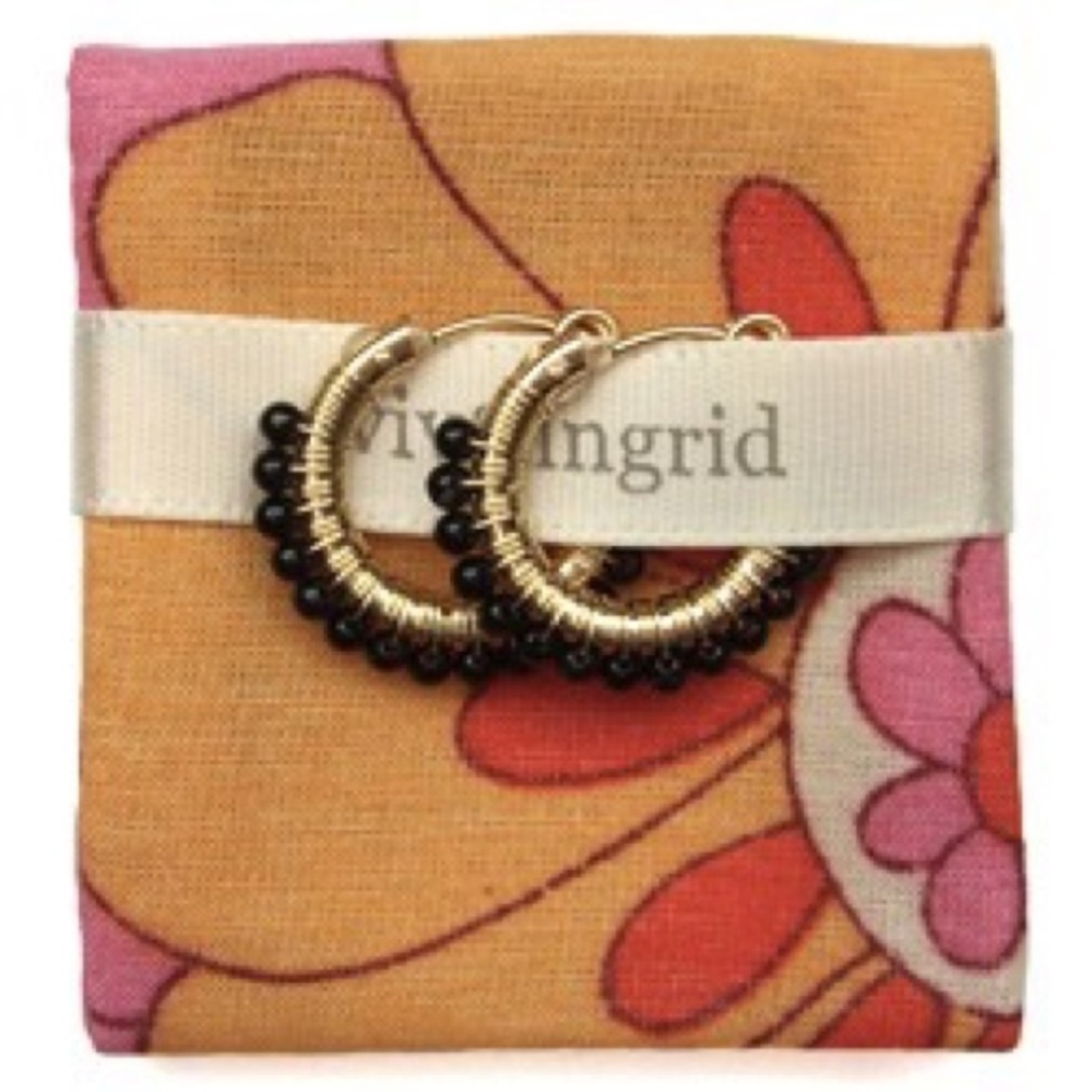 Viv&Ingrid Small Wrap 14K Gold Onyx Hoop